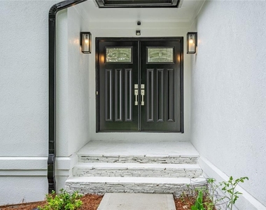 3924 Ashford Dunwoody Road Ne - Photo Thumbnail 2