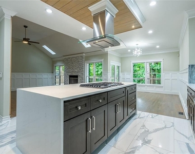 3924 Ashford Dunwoody Road Ne - Photo Thumbnail 7