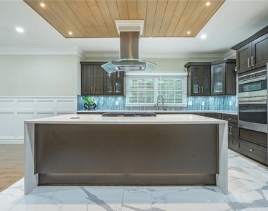 3924 Ashford Dunwoody Road Ne - Photo Thumbnail 5