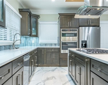 3924 Ashford Dunwoody Road Ne - Photo Thumbnail 6