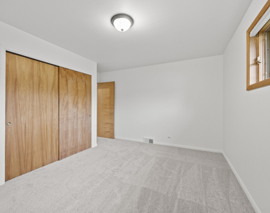934 Yale Street - Photo Thumbnail 11