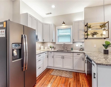 1130 Larosa Terrace Sw - Photo Thumbnail 9
