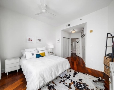 1080 Peachtree Street Ne - Photo Thumbnail 16