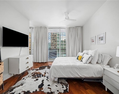 1080 Peachtree Street Ne - Photo Thumbnail 15