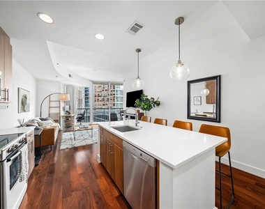 1080 Peachtree Street Ne - Photo Thumbnail 2