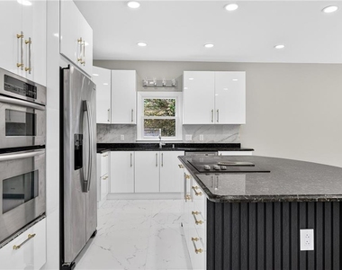 475 Trammell Drive - Photo Thumbnail 8