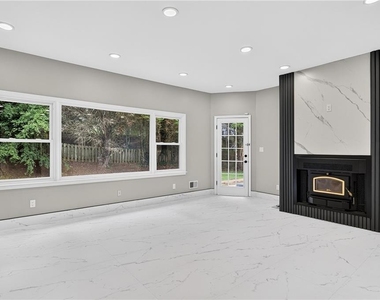 475 Trammell Drive - Photo Thumbnail 16