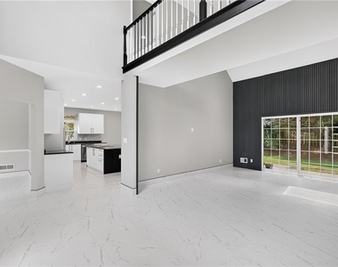 475 Trammell Drive - Photo Thumbnail 1