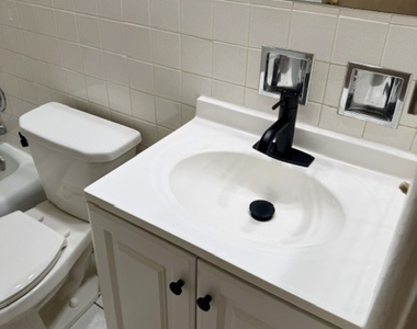 420 W Aldine Avenue - Photo Thumbnail 3
