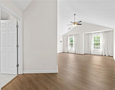 386 Creek Manor Way - Photo Thumbnail 21