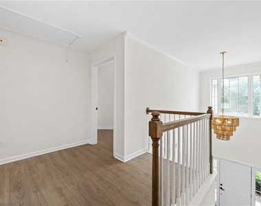 386 Creek Manor Way - Photo Thumbnail 19