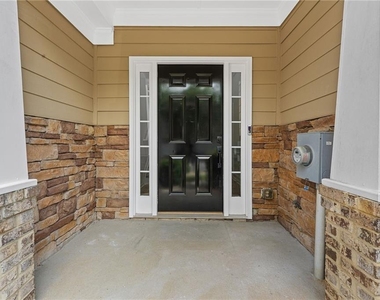 386 Creek Manor Way - Photo Thumbnail 3