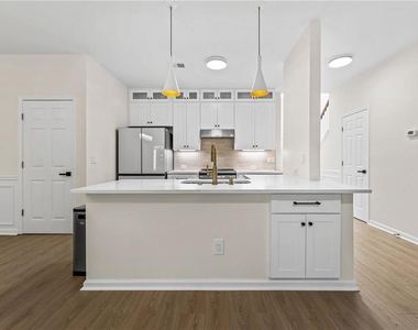 386 Creek Manor Way - Photo Thumbnail 9