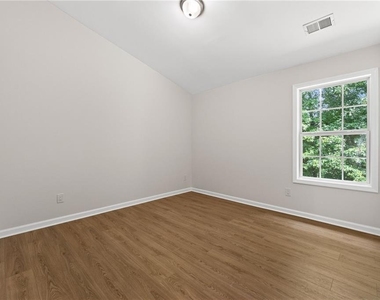 386 Creek Manor Way - Photo Thumbnail 28