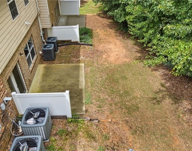 386 Creek Manor Way - Photo Thumbnail 35