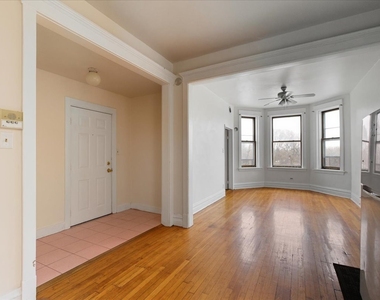 3133 W Augusta Boulevard - Photo Thumbnail 6