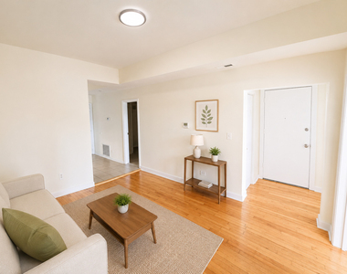 3133 W Augusta Boulevard - Photo Thumbnail 1