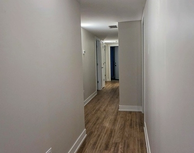 2230 W Wilson Avenue - Photo Thumbnail 2