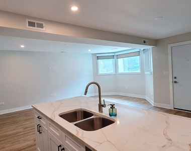 2230 W Wilson Avenue - Photo Thumbnail 1