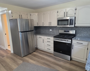 221 N Walnut Street - Photo Thumbnail 4