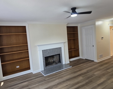 221 N Walnut Street - Photo Thumbnail 2