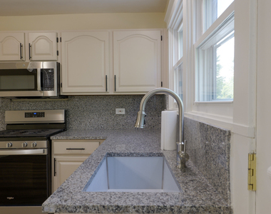 221 N Walnut Street - Photo Thumbnail 10