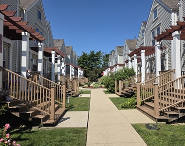 221 N Walnut Street - Photo Thumbnail 1