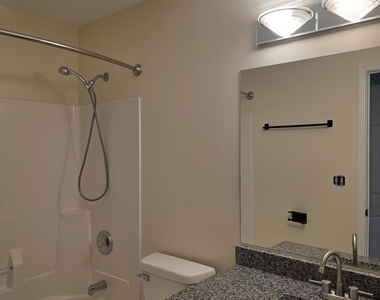 221 N Walnut Street - Photo Thumbnail 7