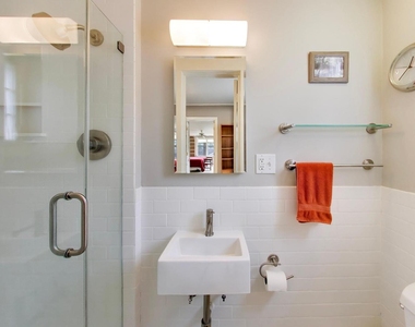 2624 Thayer Street - Photo Thumbnail 23