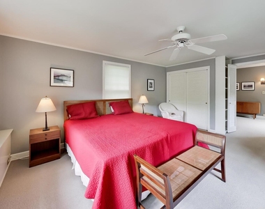 2624 Thayer Street - Photo Thumbnail 18