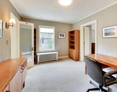 2624 Thayer Street - Photo Thumbnail 21
