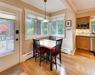 2624 Thayer Street - Photo Thumbnail 10