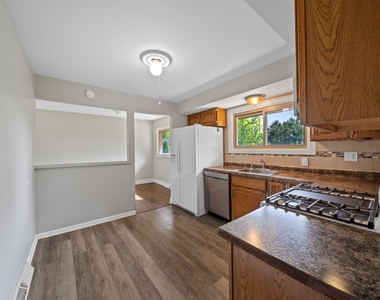 415 Tennyson Road - Photo Thumbnail 5