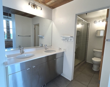 331 S Peoria Street - Photo Thumbnail 12