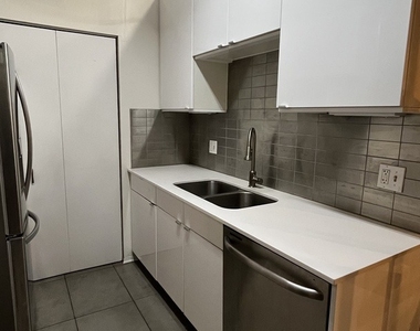 331 S Peoria Street - Photo Thumbnail 9
