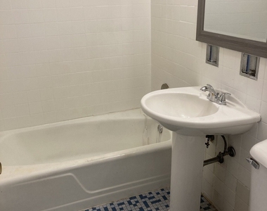 2420 W Berwyn Avenue - Photo Thumbnail 8