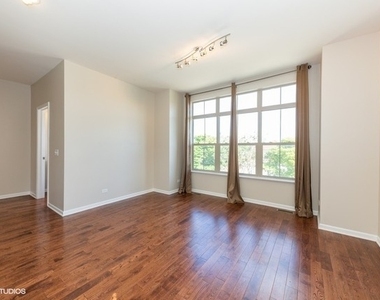 323 Aspen Pointe Road - Photo Thumbnail 2