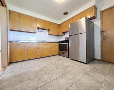 1431 Balmoral Avenue - Photo Thumbnail 4