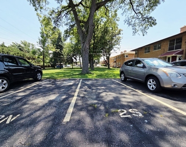 1431 Balmoral Avenue - Photo Thumbnail 12