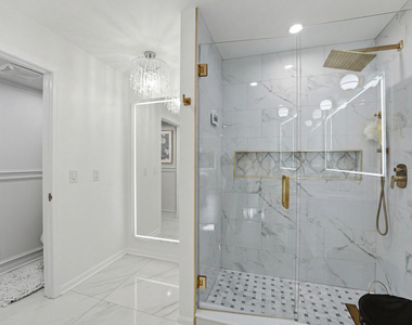 1117 Hawthorne Lane - Photo Thumbnail 25