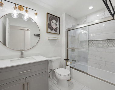 1117 Hawthorne Lane - Photo Thumbnail 26