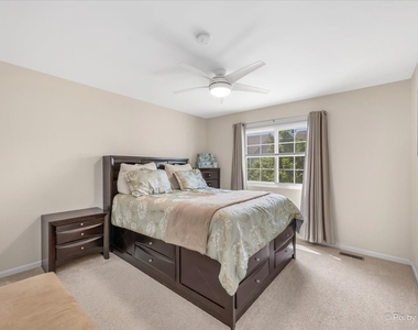 453 Village Creek Drive - Photo Thumbnail 14