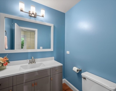 453 Village Creek Drive - Photo Thumbnail 13