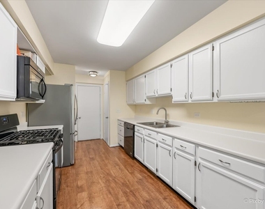 453 Village Creek Drive - Photo Thumbnail 9