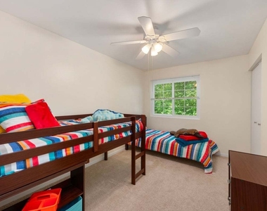 453 Village Creek Drive - Photo Thumbnail 18