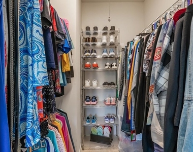 453 Village Creek Drive - Photo Thumbnail 16