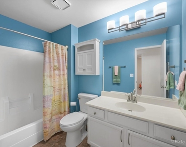 453 Village Creek Drive - Photo Thumbnail 17
