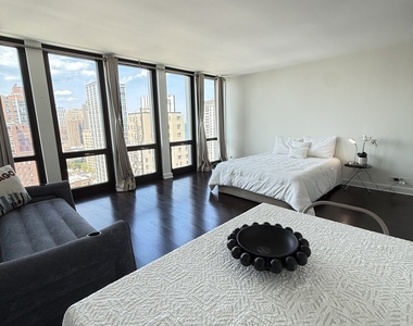 1 E Scott Street - Photo Thumbnail 5