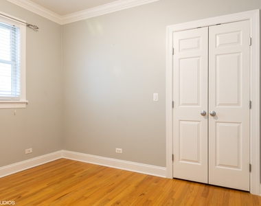 906 W Barry Avenue - Photo Thumbnail 11