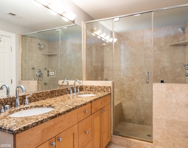 906 W Barry Avenue - Photo Thumbnail 9